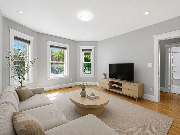 4th image of 67 Broadway #1