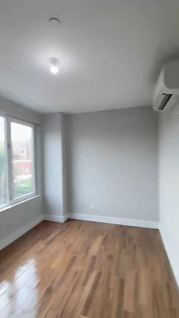 2 bed, $2,889 — Photo 1