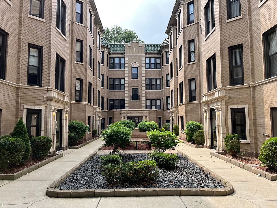 1st image of 4034 N Ashland Ave APT 2W