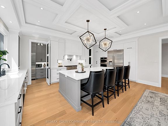 3rd image of 36 Arbordale Dr