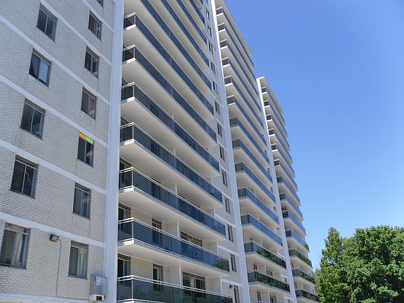 2nd image of 3950 Lawrence Ave E