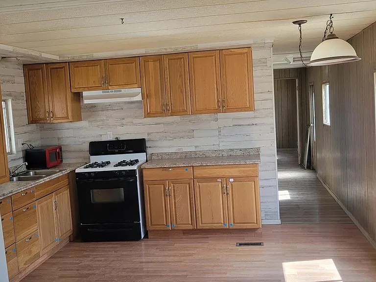 170 N Patagonia St #E — Photo 4