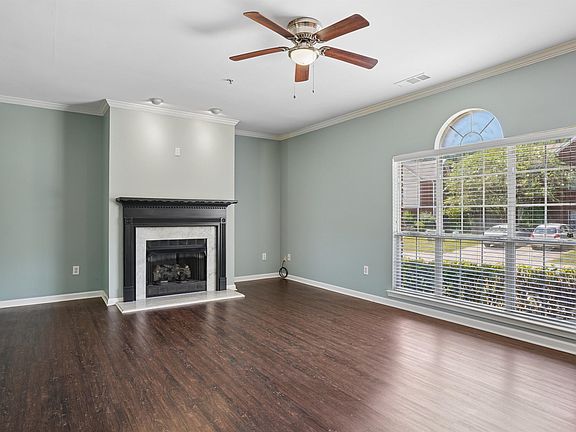 3rd image of 623 Treymoor Lake Cir