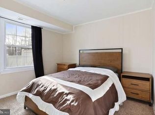 7913 Central Park Cir, Alexandria, VA 22309