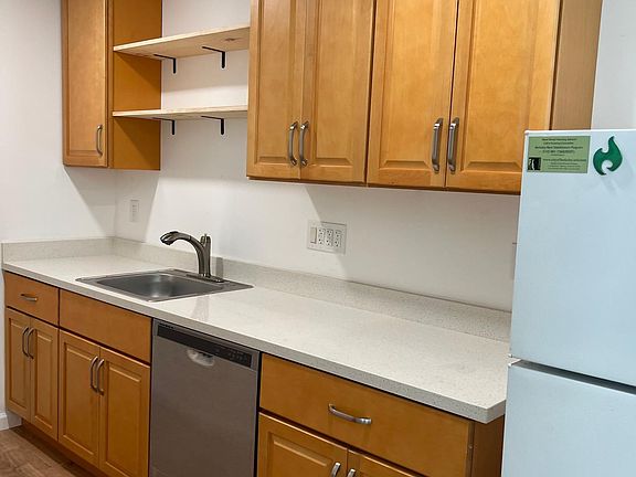 2nd image of 2009 McGee Ave APT 4