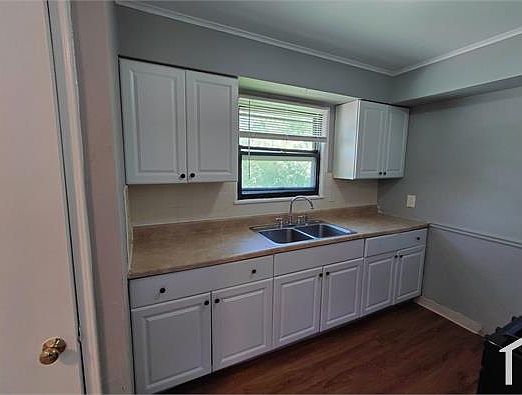 1st image of 10112 Crown Point Dr