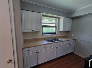 10112 Crown Point Dr, Saint Louis, MO 63136