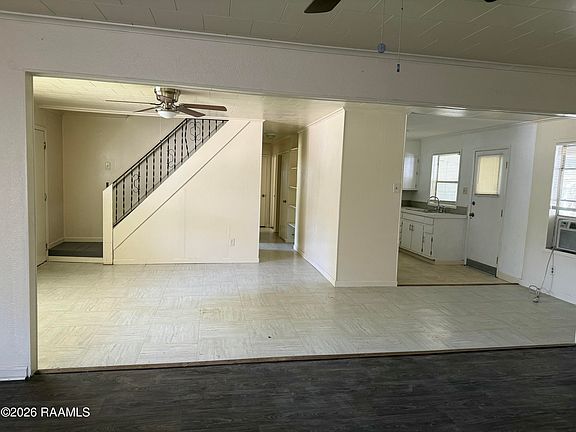 4th image of 111 Racine Dr