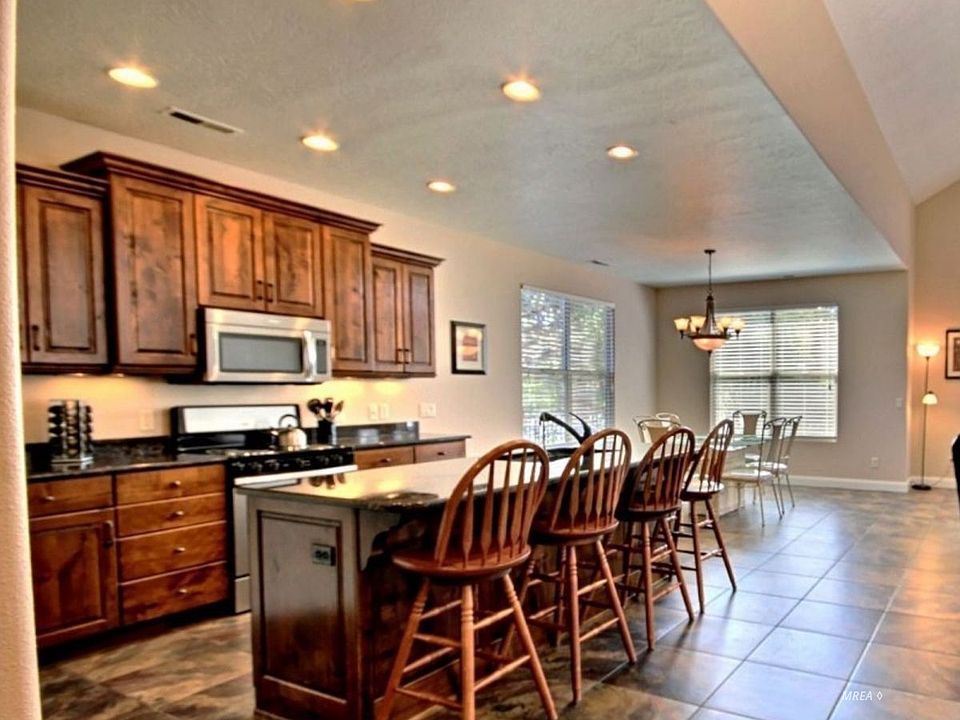 2nd image of 744 Villa La Paz Dr