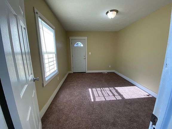 5th image of 1709 Casgrain St #1