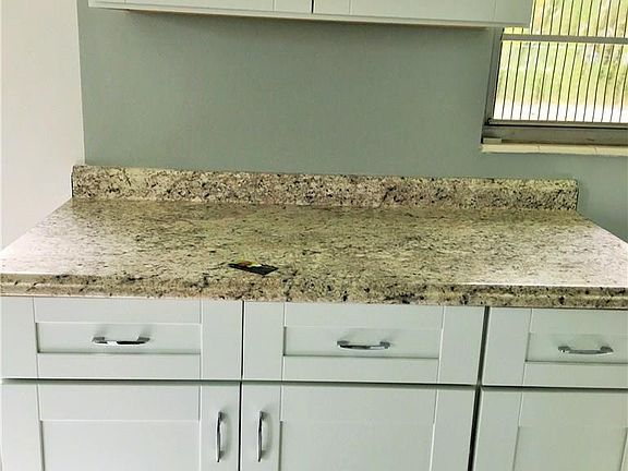 2nd image of 154 Ventnor J #154