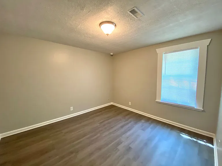 308 Prince Ave — Photo 10