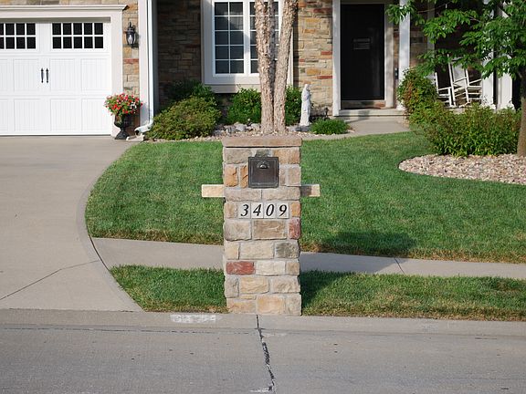 3rd image of 3409 E Devonshire Dr