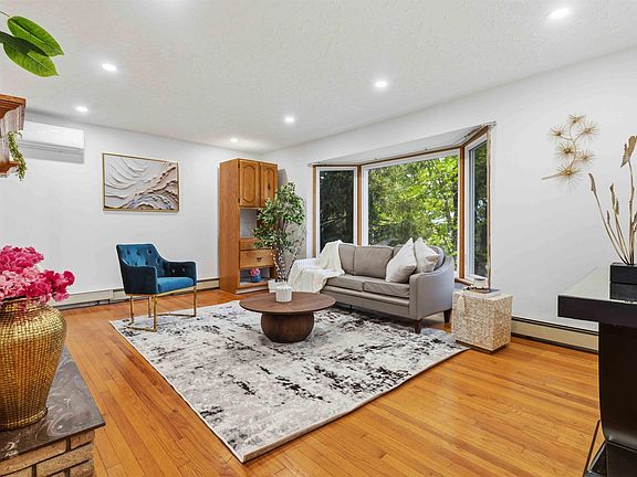 5th image of 89 Clayton Park Dr