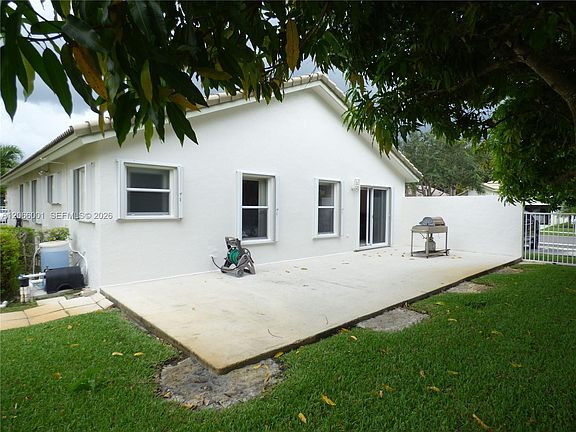 5th image of 474 SW 205th Ave