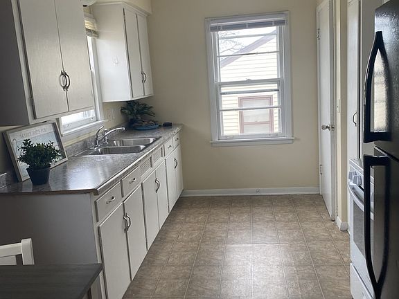 5th image of 1548 W Central Park Ave