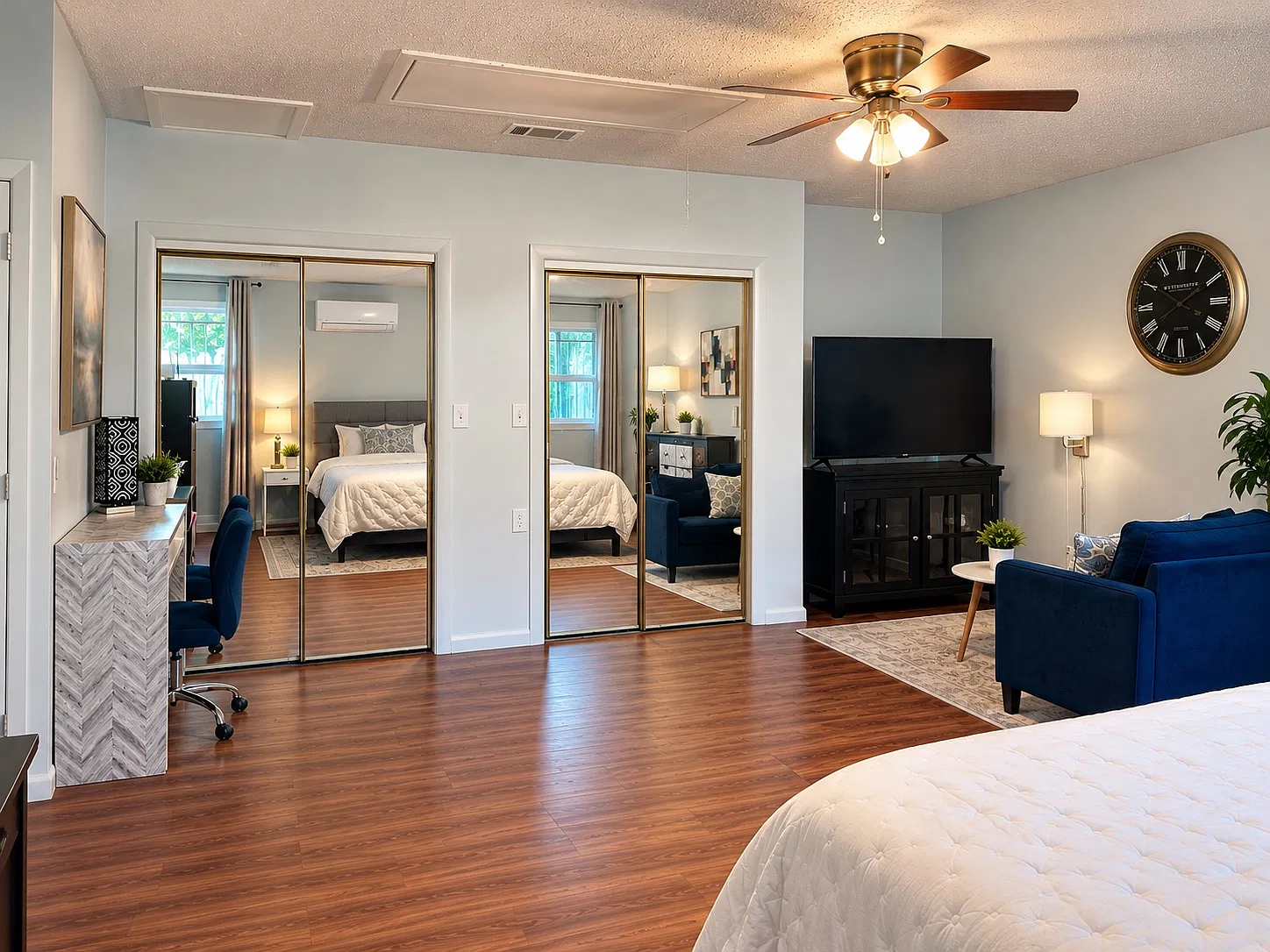 1086 Lakeview Dr — Photo 3