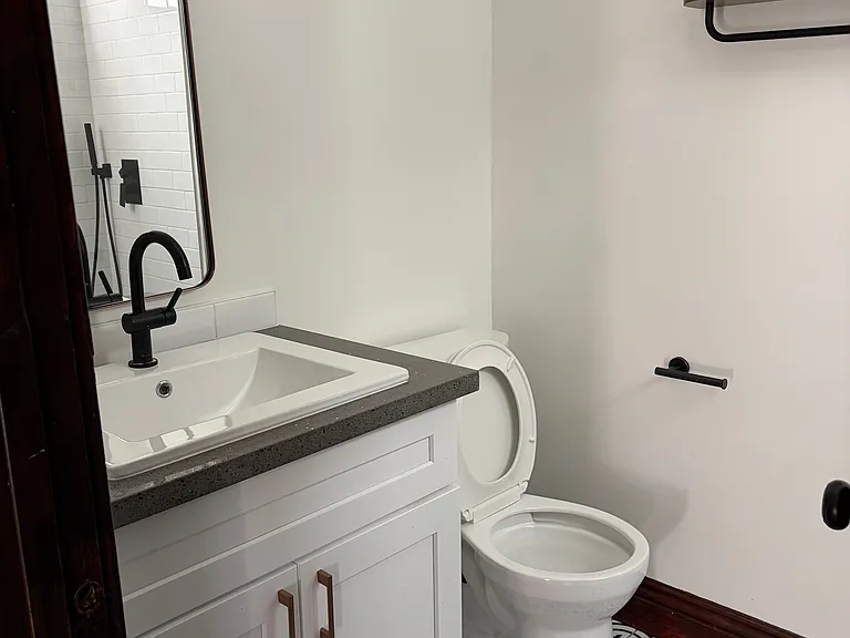 505 Rose Ave — Photo 11