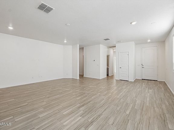 5th image of 19758 W WASHINGTON Street