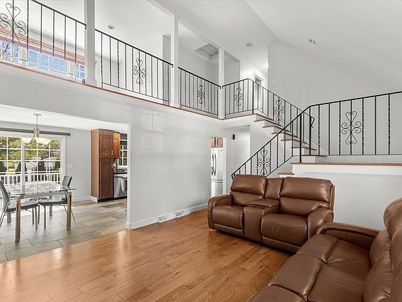 3rd image of 23 Emily Jeffers Rd
