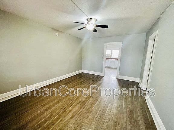 4th image of 232 4th St N APT 33