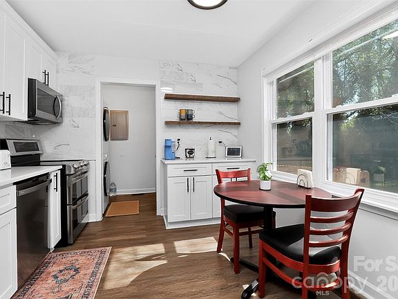 3rd image of 232 Avery St