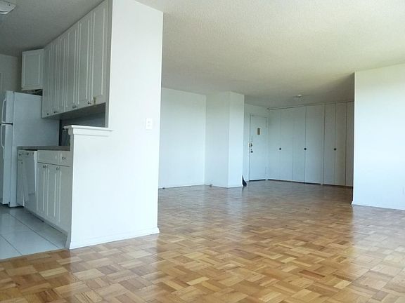 3rd image of 3333 Henry Hudson Pkwy APT 20L