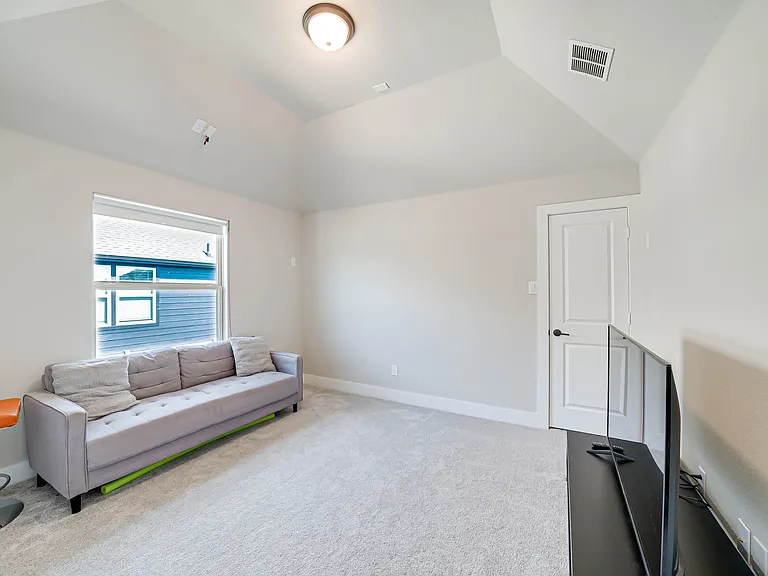 727 Stearman Ln — Photo 23