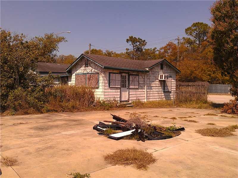 2nd image of 3004 Proctor Rd
