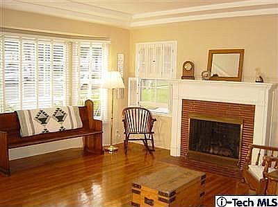 1st image of 1522 N Roosevelt Ave