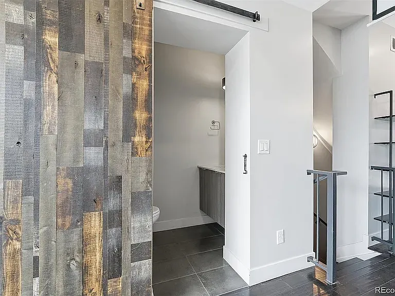 3181 Lawrence St — Photo 13