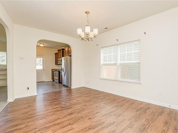 5th image of 700 Milby Dr