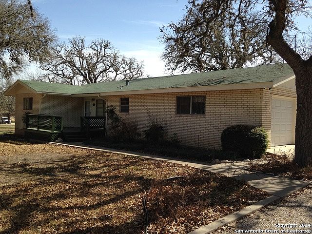 1st image of 118 Elm Way E