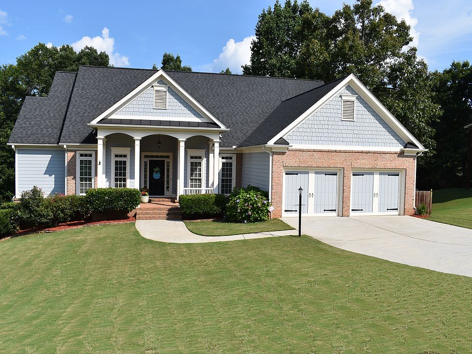 2nd image of 618 Richmond Pl