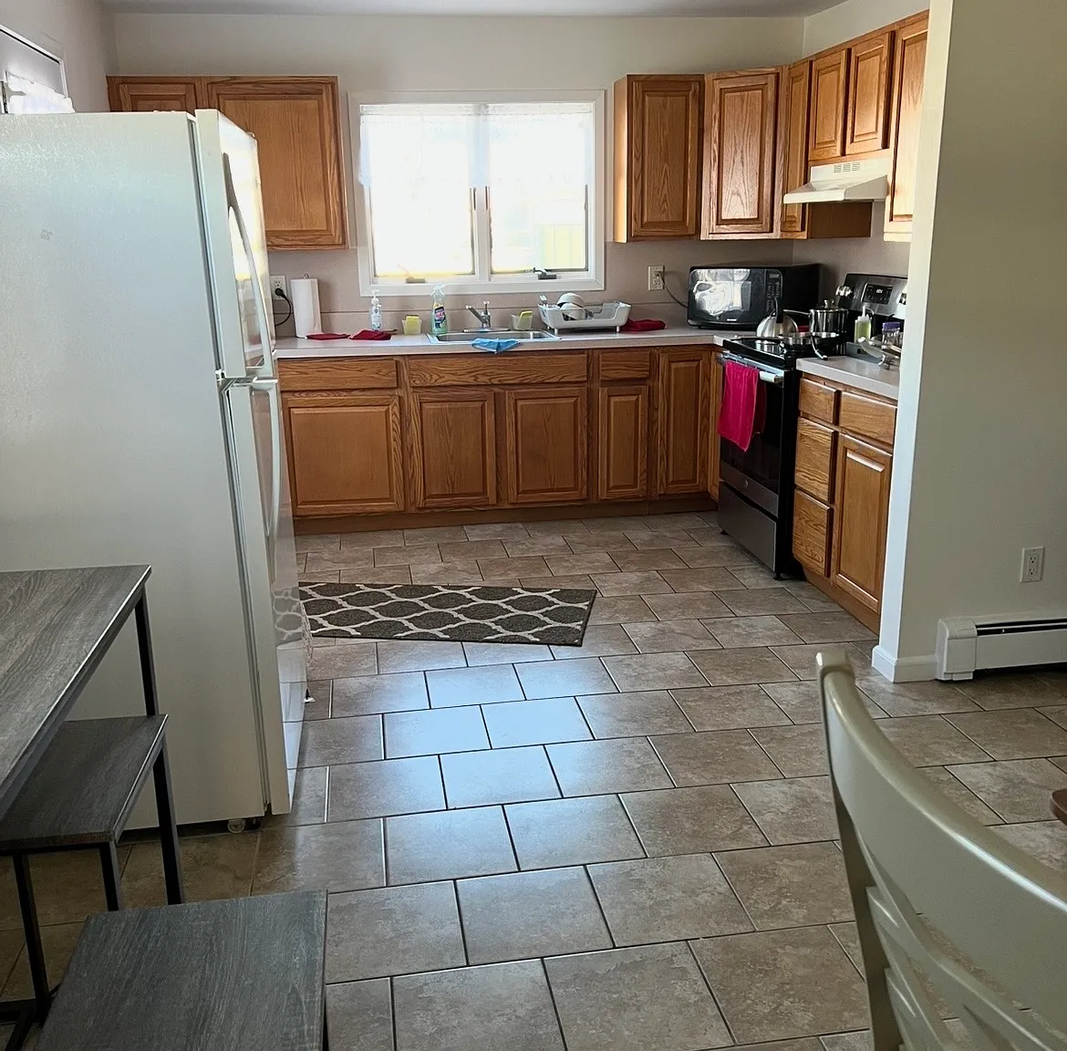 4 bed, 2050 sqft, $4,600 — Photo 2