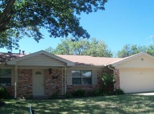 8101 Pinewood Dr, Benbrook, TX 76116
