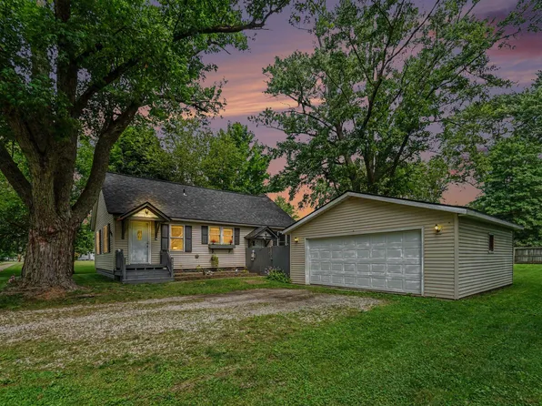 808 S Grant Ave, Three Rivers, MI 49093