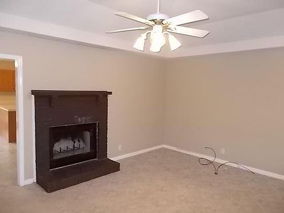 4th image of 601 Flower Dr