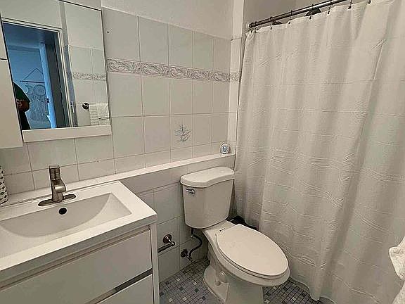 4th image of 5347 Avenue Isla Verde #307