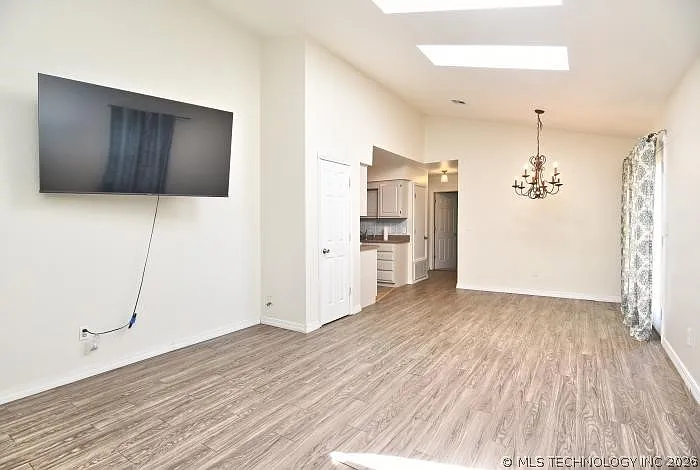 6105 S Vancouver Ave — Photo 3
