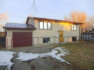 815 Rockwood Dr, Gillette, WY 82716