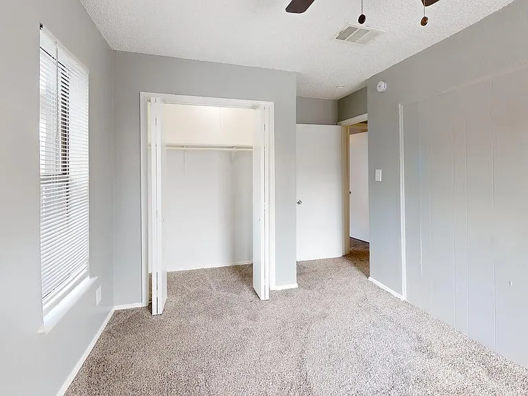 Davis Square Apartments — Photo 22