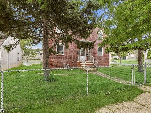 3rd image of 417 Adams St
