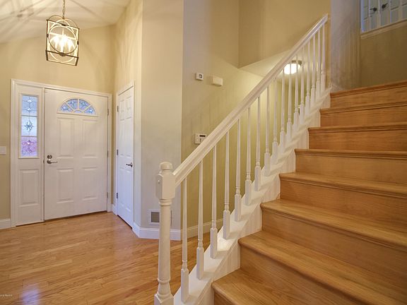4th image of 2398 Torrington Dr
