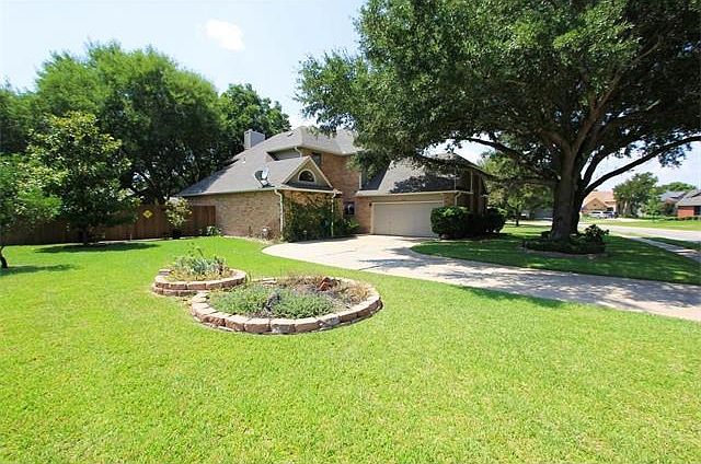 1st image of 303 Willow Wood Ln