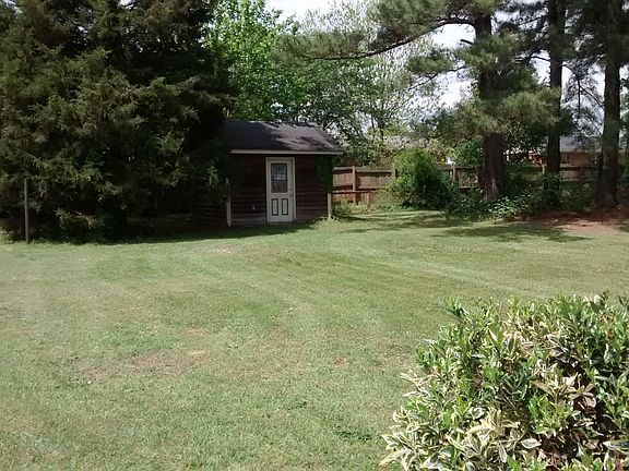4th image of 743 Carolina Dr