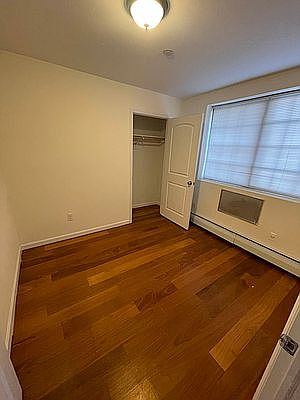 2nd image of 1423 Longfellow Ave #2C