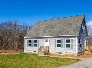 52 Robbins Rd, Hope, ME 04847