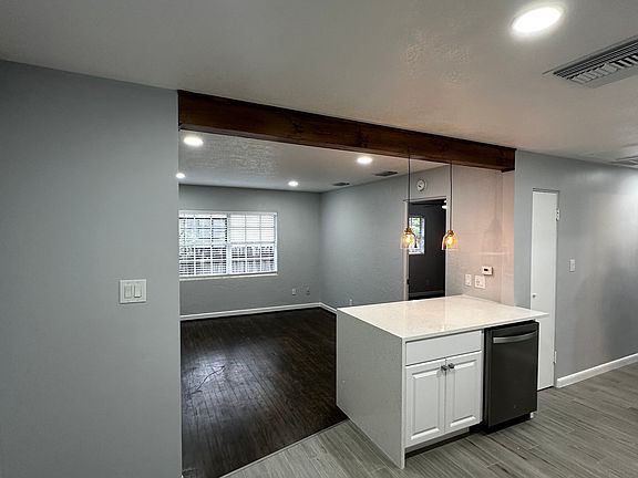 3rd image of 1273 Miller Ave