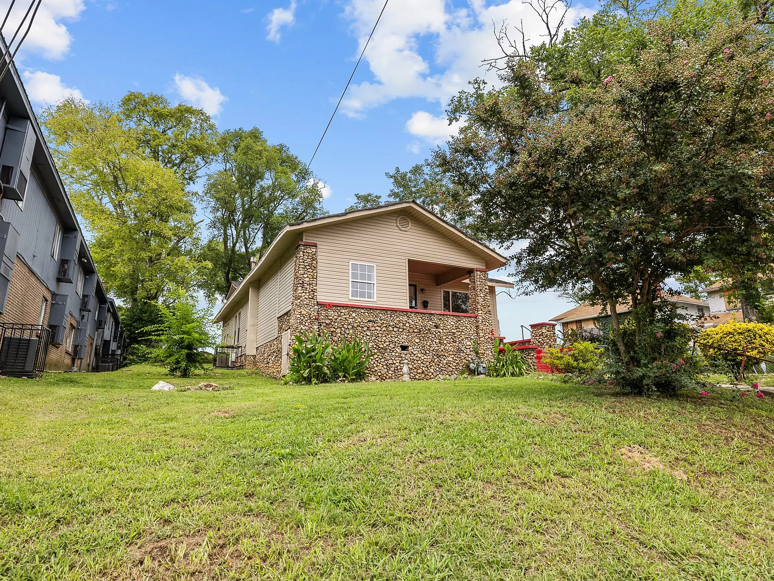 2320 Court R - 1 — Photo 4